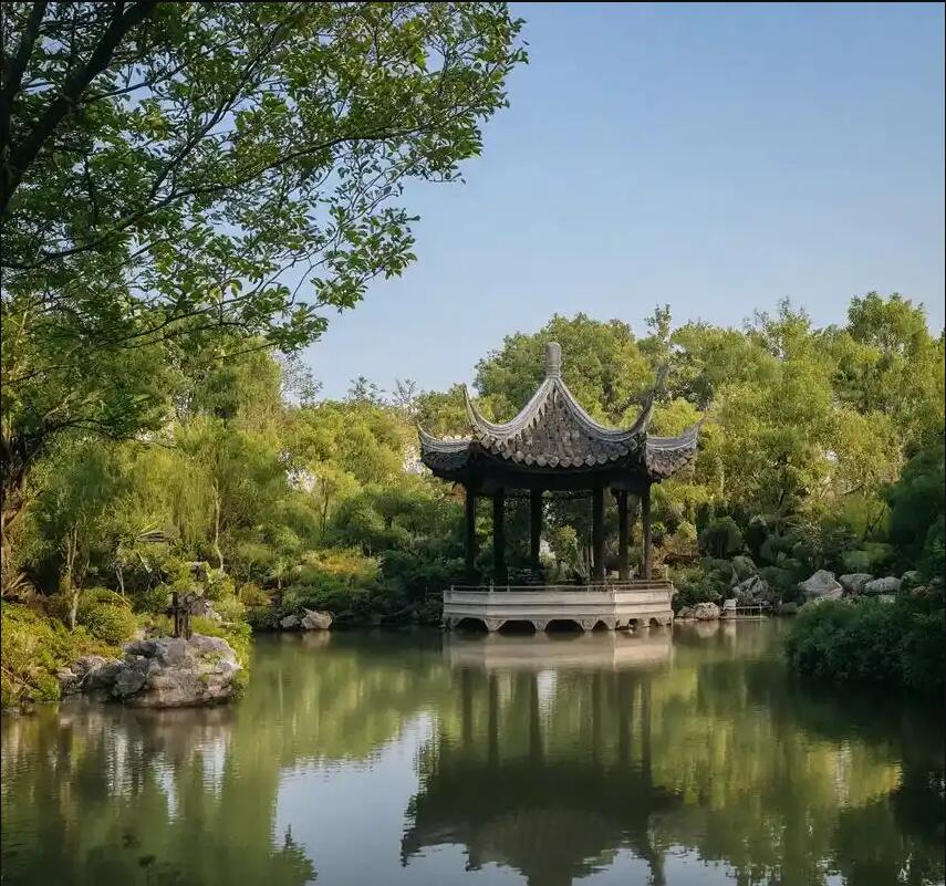 福建赤裸餐饮有限公司